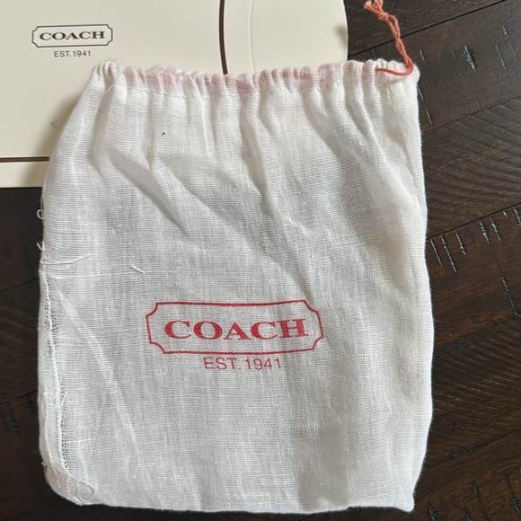 Wristlet COACH PURPLE! 💜 - Picture 8 of 9